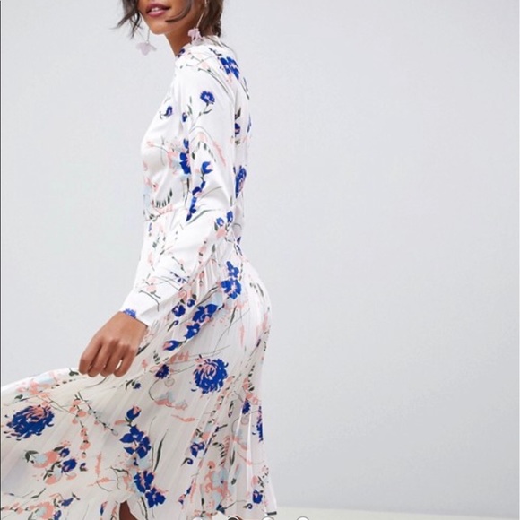 ASOS DESIGN pleated midi dress long sleeve - Picture 2 of 9